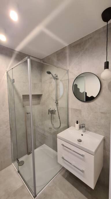 Sloneczny Apartament W Centrum Gdyni 2 Pokojowy Gdynia Luaran gambar